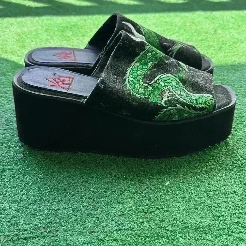 YRU Shoes